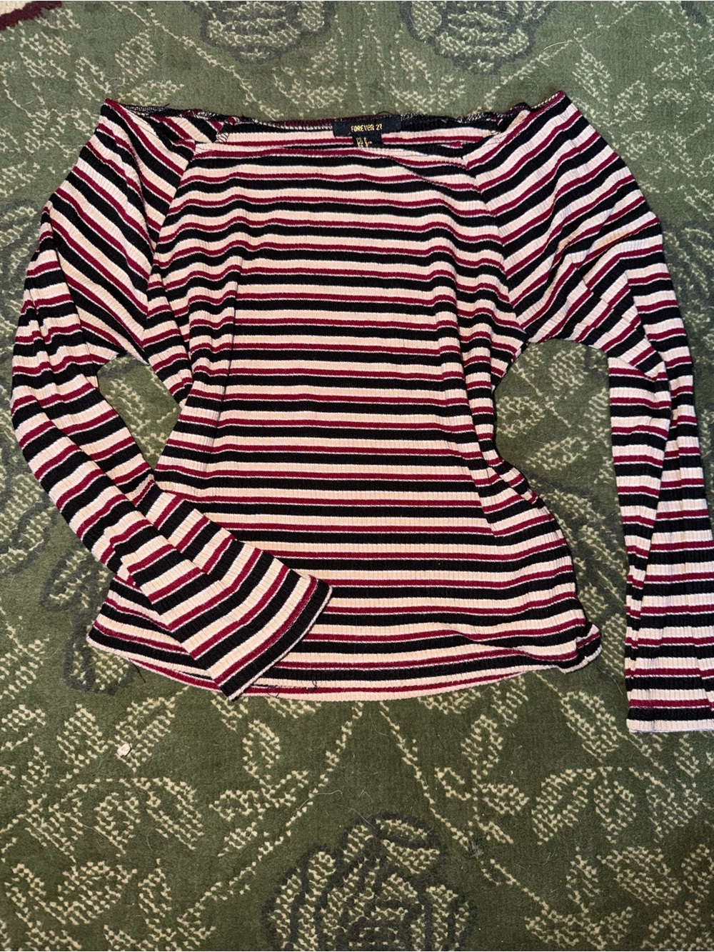 Forever 21 Women's long sleeve crop top